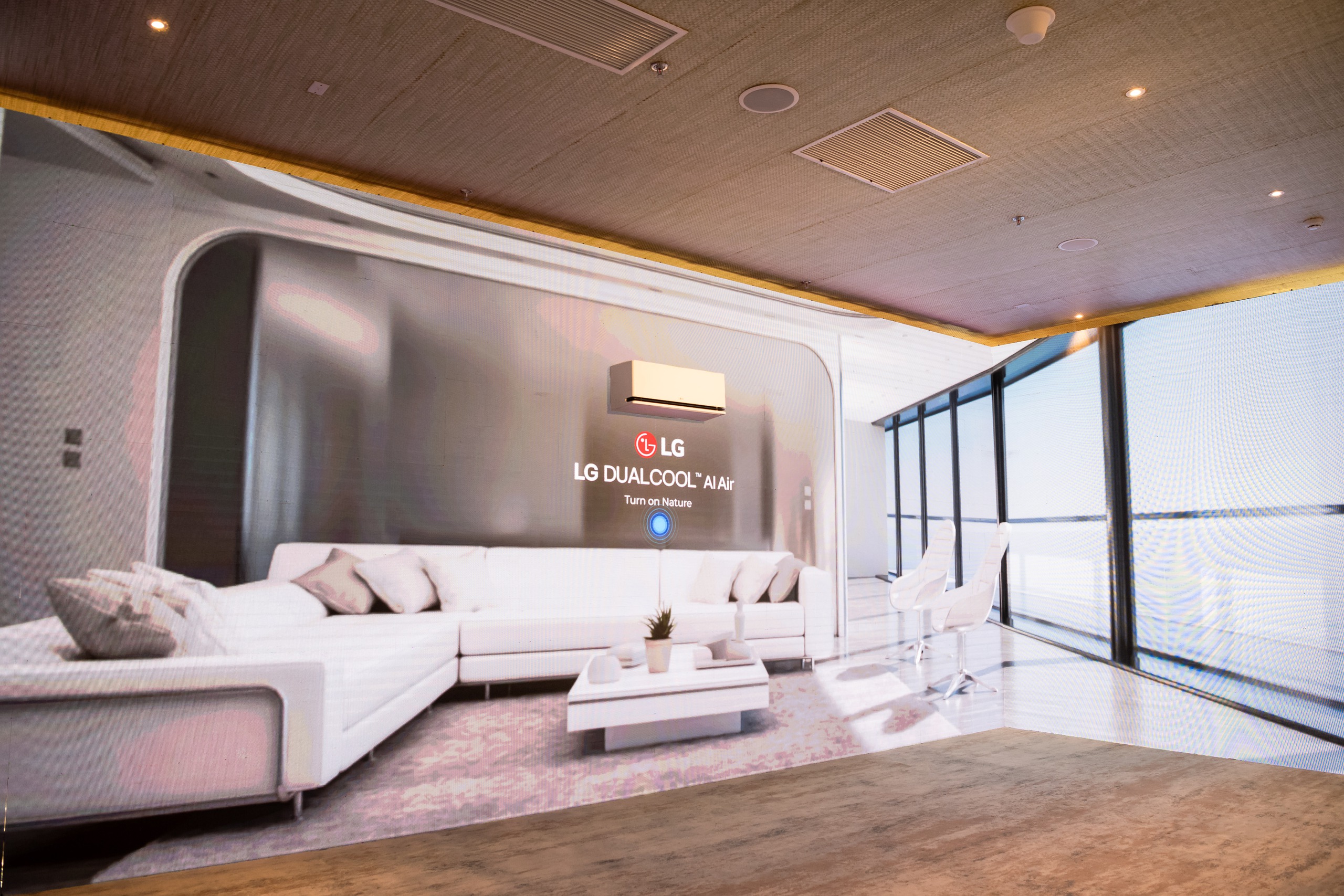 Điều hòa DUALCOOLTM AI Air với làn gió thông minh, tiết kiệm điện năng và lọc không khí toàn diện - Ảnh 1. Điều hòa DUALCOOLTM AI Air với làn gió thông minh, tiết kiệm điện năng và lọc không khí toàn diện - Ảnh 1.