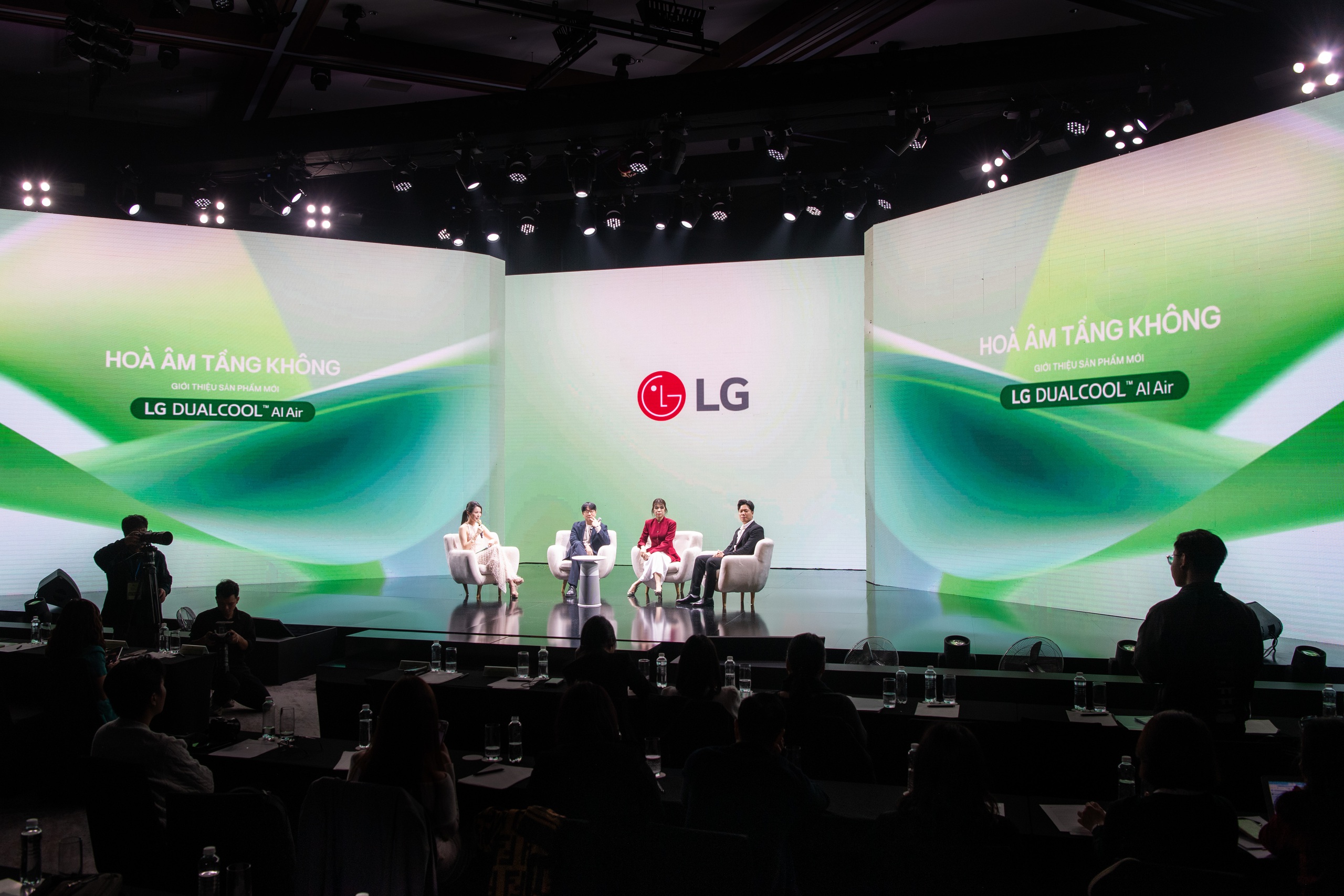 Điều hòa DUALCOOLTM AI Air với làn gió thông minh, tiết kiệm điện năng và lọc không khí toàn diện - Ảnh 2. Điều hòa DUALCOOLTM AI Air với làn gió thông minh, tiết kiệm điện năng và lọc không khí toàn diện - Ảnh 2.