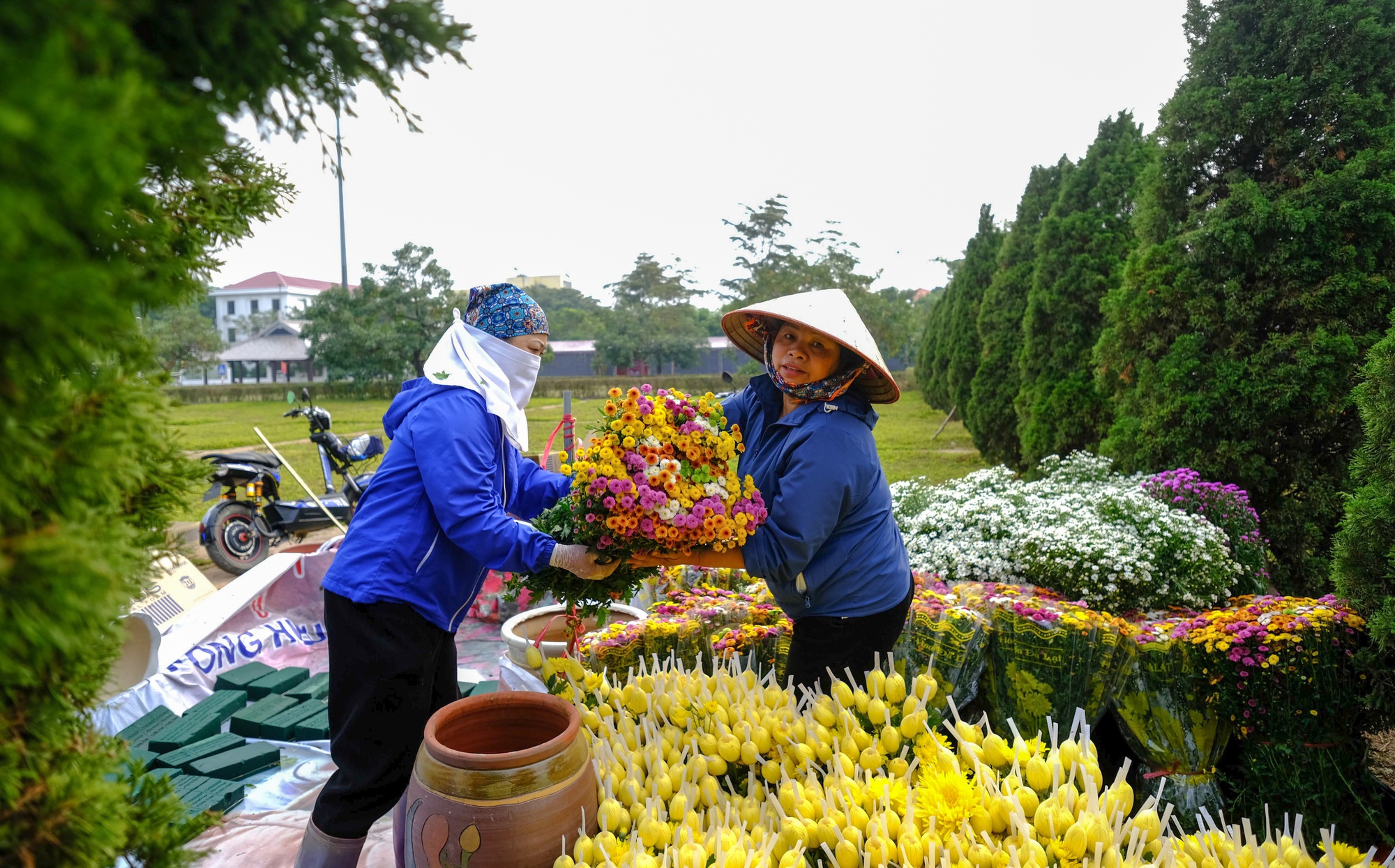 Mê Linh sẵn sàng cho lễ hội hoa lớn nhất miền Bắc - Ảnh 25.