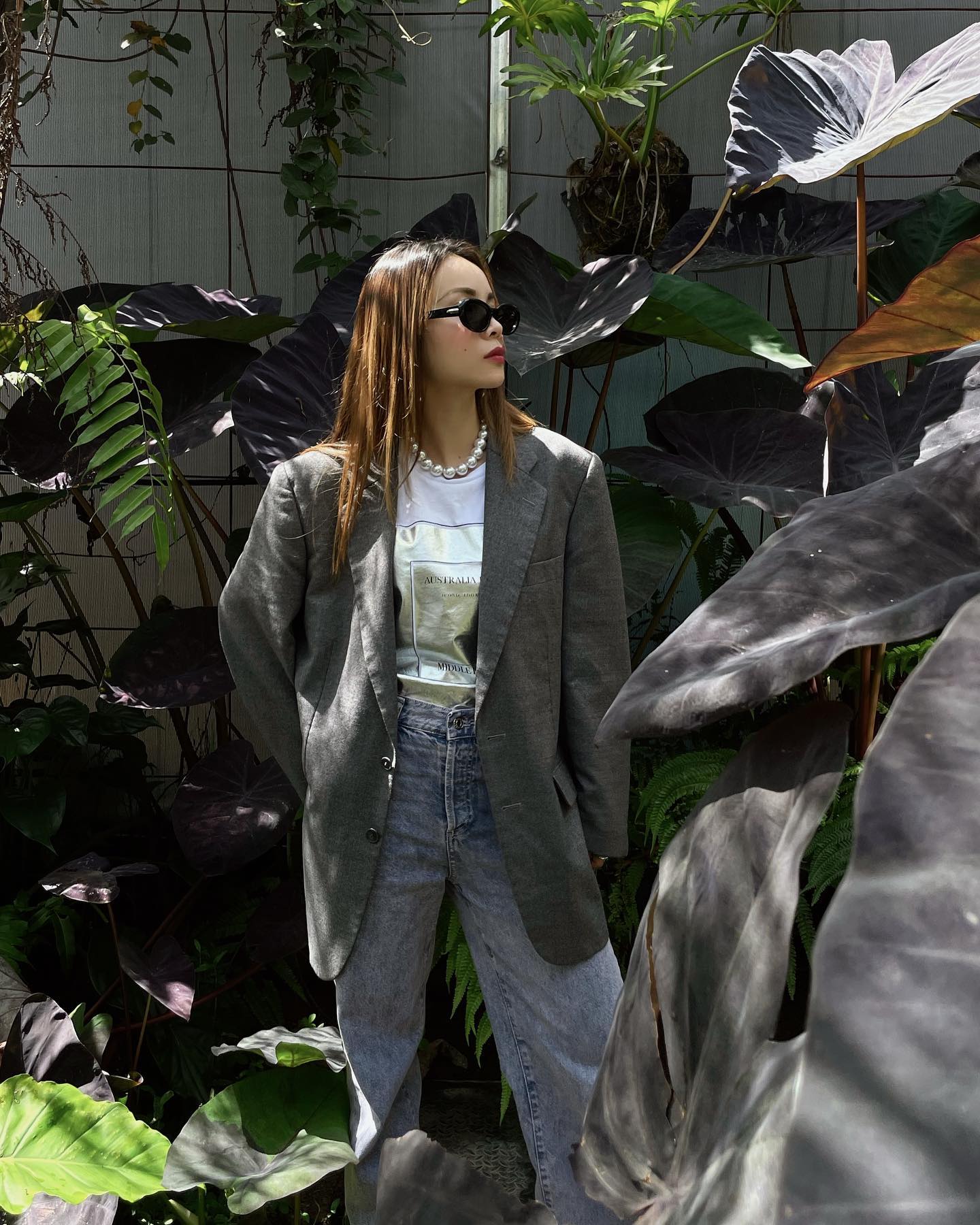 Hai mỹ nhân Việt trên 40 tuổi có style diện quần jeans siêu sang và nổi bật - Ảnh 9. Hai mỹ nhân Việt trên 40 tuổi có style diện quần jeans siêu sang và nổi bật - Ảnh 9.