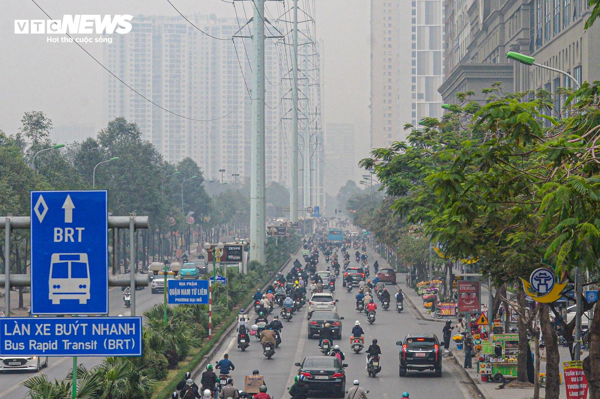 Ô nhiễm không khí vượt báo động đỏ, người Hà Nội khốn khổ vì bụi mịn - Ảnh 16.