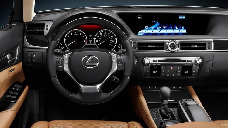 Người đàn ông bỏ 2,2 tỷ đồng mua Lexus cũ, phát hiện bảng điều khiển có điều bất thường liền khởi kiện, tòa phán quyết: Cửa hàng phải đền 9 tỷ đồng - Ảnh 1.