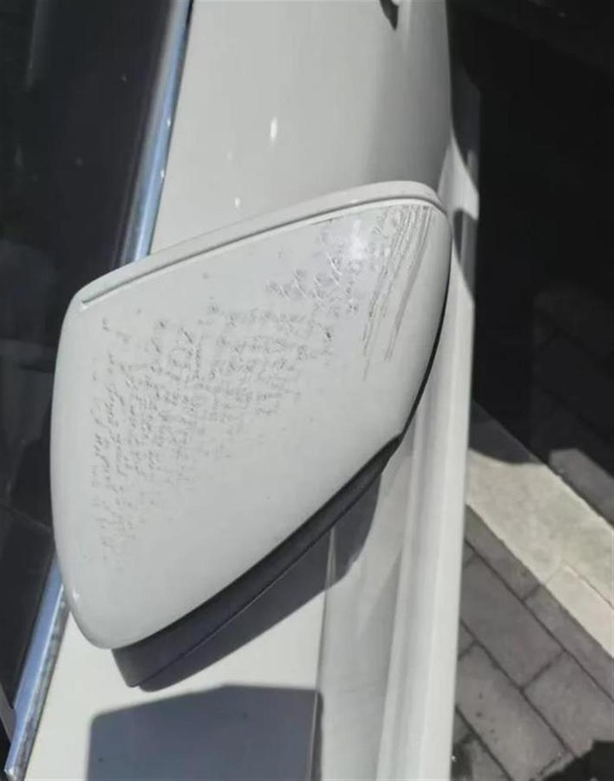 Đem xe Porsche 4,4 tỷ đồng đi bảo hành, 6 tháng sau cô gái sốc nặng khi nhận xe, lập tức kiện đại lý, đòi bồi thường 700 triệu đồng: Không thể chấp nhận - Ảnh 1. Đem xe Porsche 4,4 tỷ đồng đi bảo hành, 6 tháng sau cô gái sốc nặng khi nhận xe, lập tức kiện đại lý, đòi bồi thường 700 triệu đồng: Không thể chấp nhận - Ảnh 1.