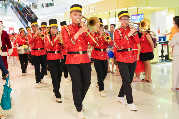 Hoà nhịp Giáng sinh đậm chất hoàng gia, lưu giữ những kỷ niệm vô giá tại Crescent Mall - Ảnh 5.