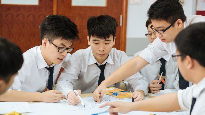 Chuyên gia giáo dục Stanford chỉ cách phá bỏ lời nguyền ‘con sãi ở chùa lại quét lá đa’: Cha mẹ trung lưu học ngay để giúp con bứt phá- Ảnh 6. Chuyên gia giáo dục Stanford chỉ cách phá bỏ lời nguyền ‘con sãi ở chùa lại quét lá đa’: Cha mẹ trung lưu học ngay để giúp con bứt phá- Ảnh 6.