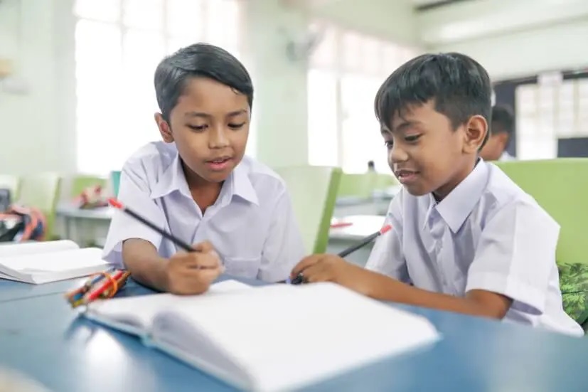 Chuyên gia giáo dục Stanford chỉ cách phá bỏ lời nguyền ‘con sãi ở chùa lại quét lá đa’: Cha mẹ trung lưu học ngay để giúp con bứt phá- Ảnh 2. Chuyên gia giáo dục Stanford chỉ cách phá bỏ lời nguyền ‘con sãi ở chùa lại quét lá đa’: Cha mẹ trung lưu học ngay để giúp con bứt phá- Ảnh 2.
