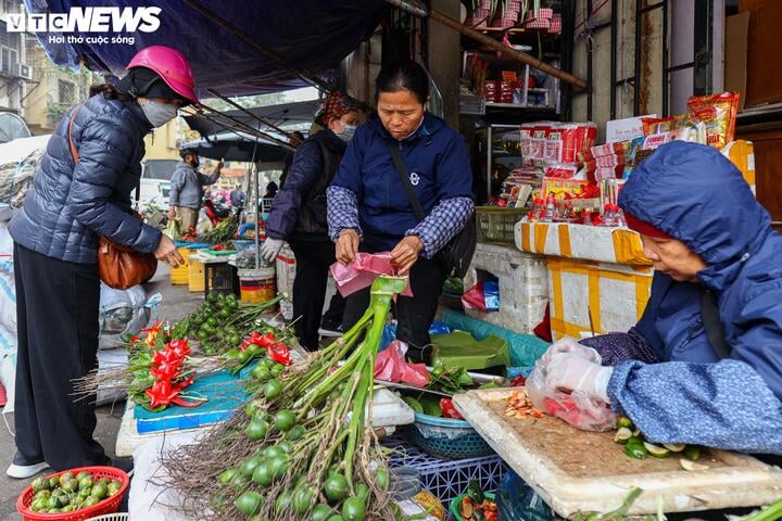 Thị trường mùng 1 cuối cùng của năm Giáp Thìn: Giá cau tăng gấp đôi - Ảnh 13.