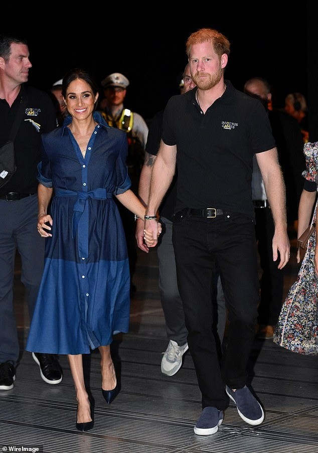 Đòn giáng mạnh vào Harry và Meghan - Ảnh 2.