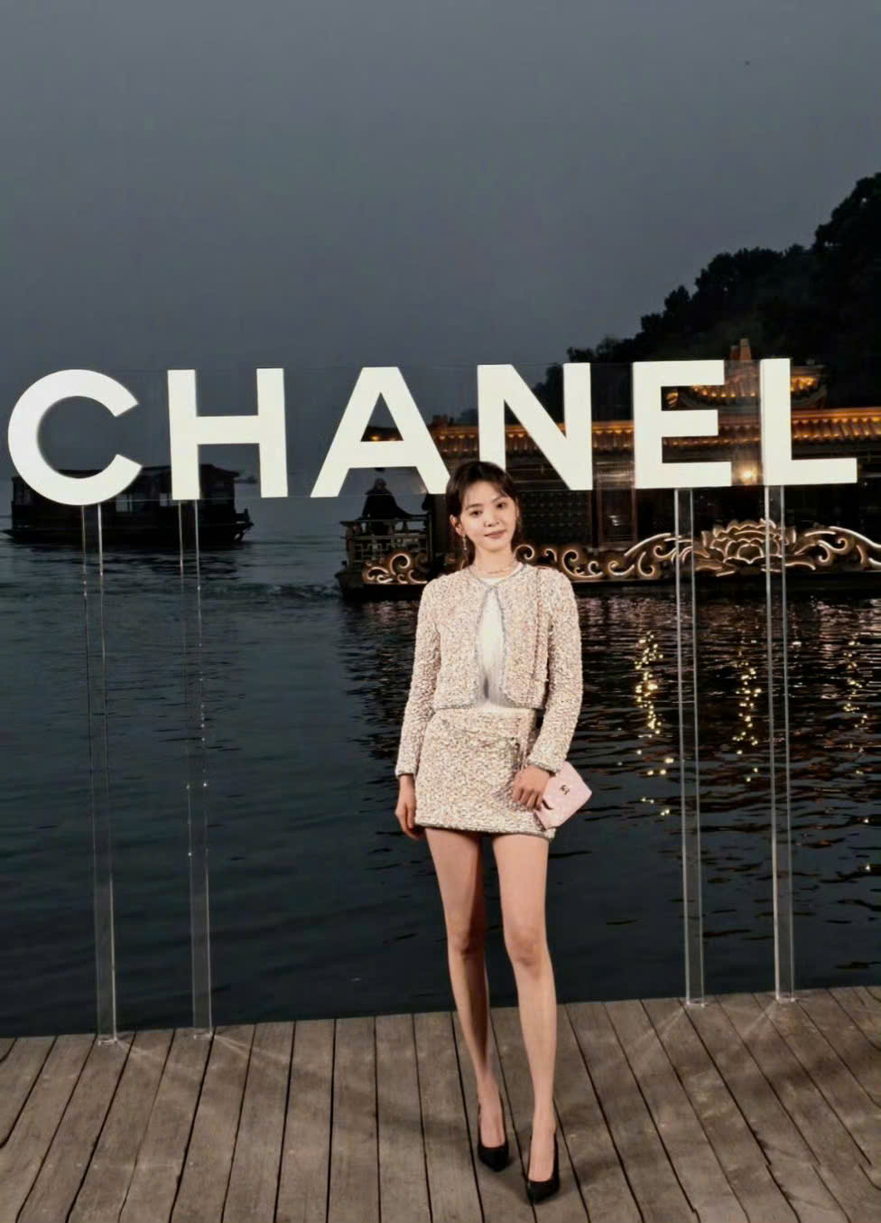 &quot;Ánh sáng chiếu yêu&quot; chịu thua nàng thơ của Lee Min Ho và tình đầu Cbiz, &quot;thiên kim Chanel tự nhận&quot; hiện nguyên hình giữa dàn sao- Ảnh 4.