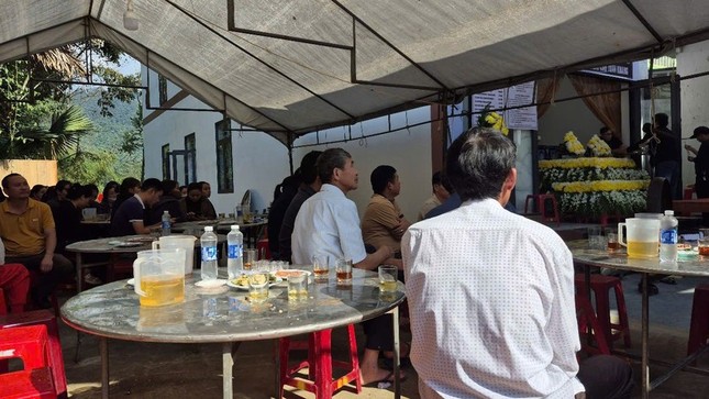 X&oacute;t xa thầy gi&aacute;o c&ugrave;ng con trai tử vong do tai nạn: Gia cảnh kh&oacute; khăn, phải vay tiền l&agrave;m nh&agrave;, chữa bệnh cho con - Ảnh 1.