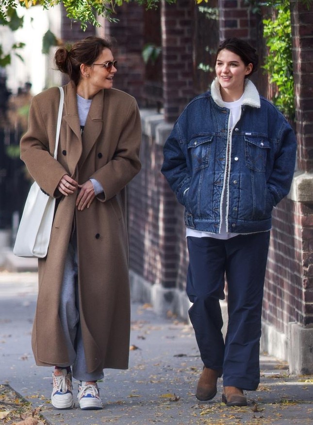 Suri Cruise thành triệu phú - Ảnh 3. Suri Cruise thành triệu phú - Ảnh 3.