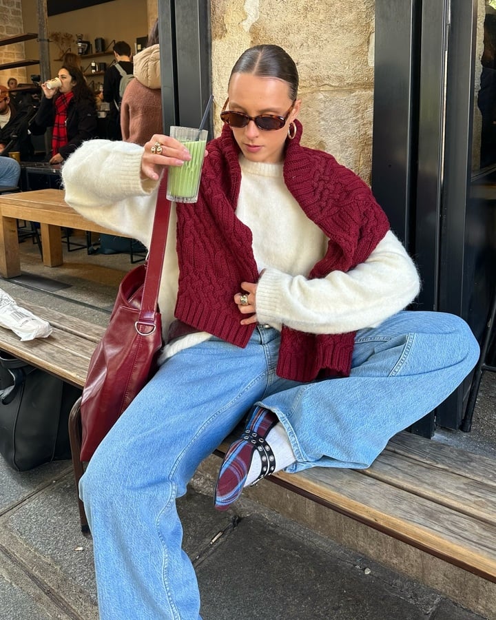 Cách kết hợp áo len dệt kim phù hợp nhất với phụ nữ ở độ tuổi 50 - Ảnh 1. Cách kết hợp áo len dệt kim phù hợp nhất với phụ nữ ở độ tuổi 50 - Ảnh 1.