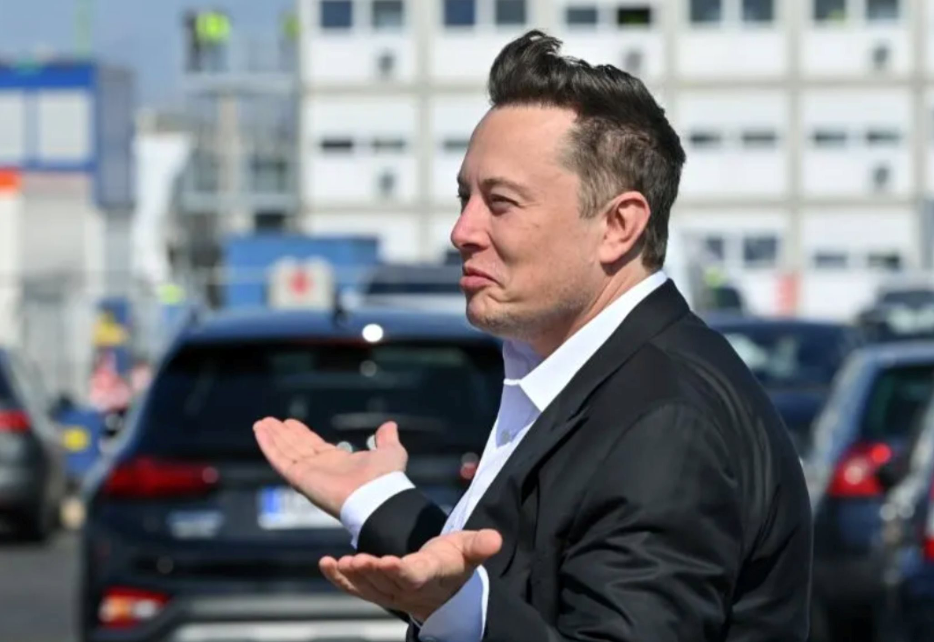 Bạn gái cũ tiết lộ sốc về Elon Musk: Từng ở nhà thuê, nằm đệm hỏng, ăn bơ đậu phộng 8 ngày liên tiếp để tiết kiệm - Ảnh 1.