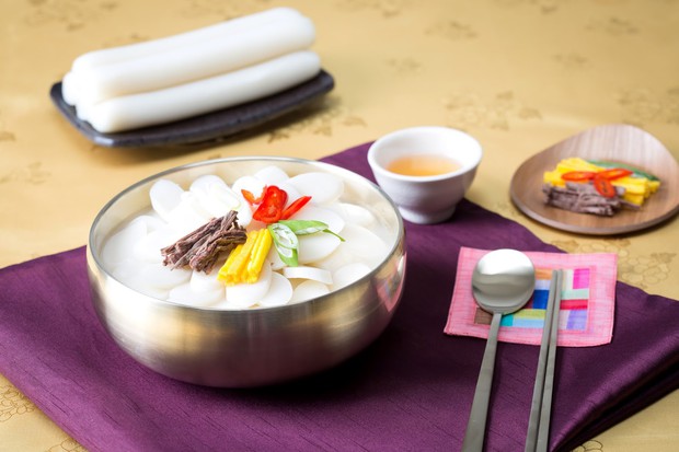 Món ăn biểu tượng trong ngày Tết tại Hàn Quốc: Được giới quý tộc thời xưa ưa chuộng, chỉ dùng 1 nguyên liệu nhưng mang ý nghĩa đặc biệt - Ảnh 2.