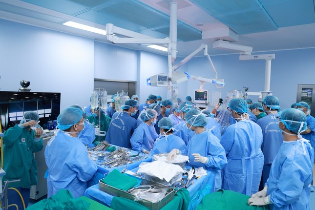 Ngày 30 Tết, 150 y bác sĩ tham gia ca đại phẫu - Ảnh 2.