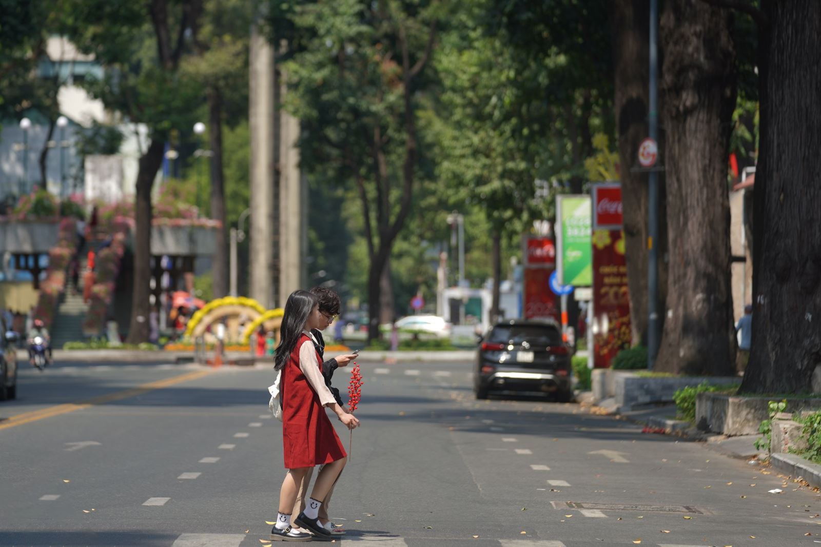 TP Hồ Chí Minh: Đường phố thanh vắng sáng mùng 1 Tết - Ảnh 9.