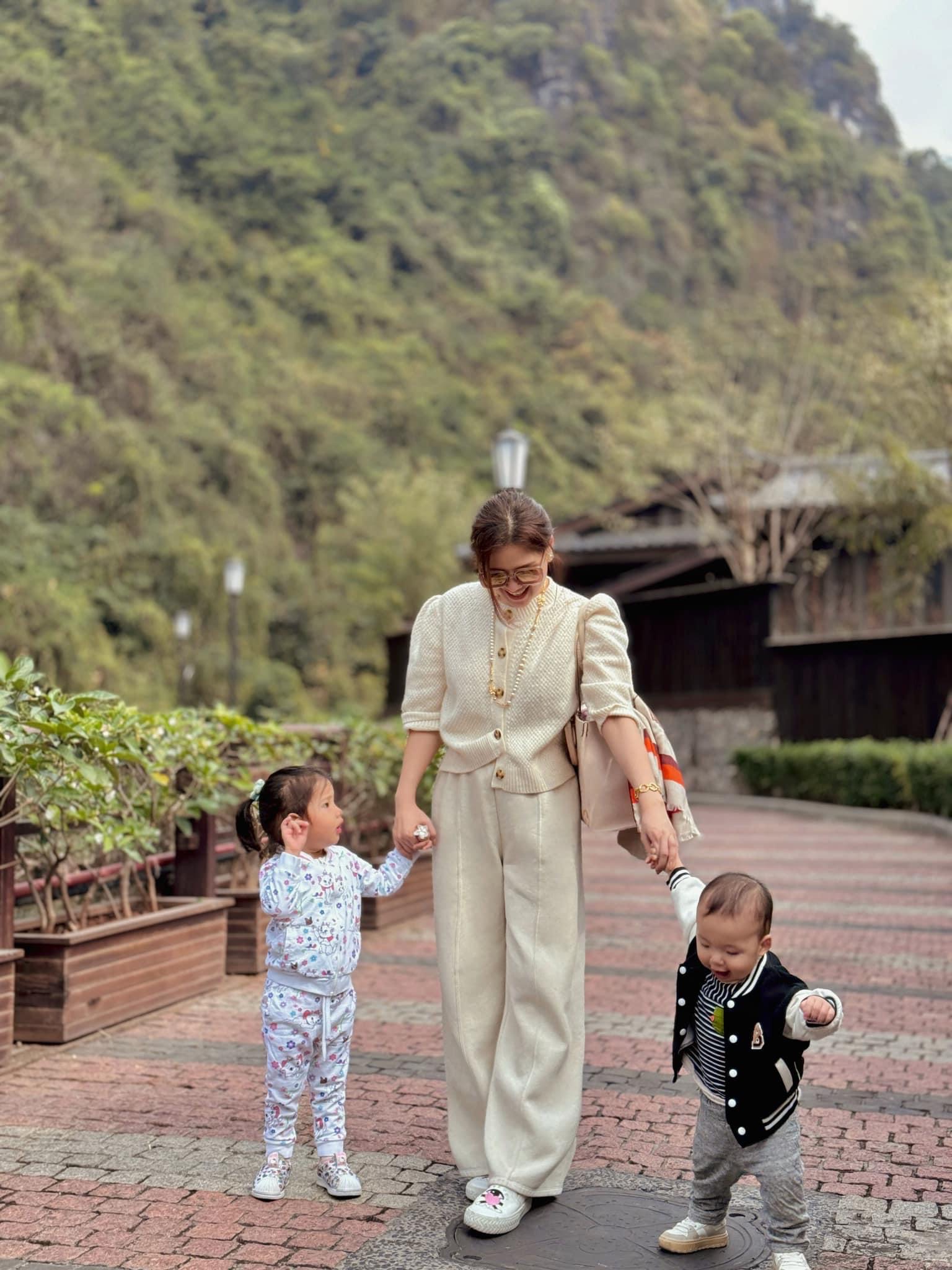 Phu nhân hào môn Phanh Lee tụ họp hội bạn thân đầu năm mới, làm 1 điều đặc biệt ai cũng khen chu đáo- Ảnh 4.