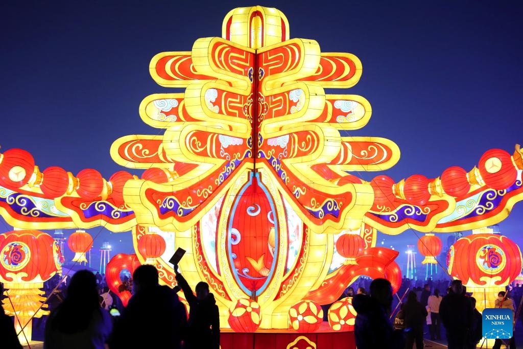 Trung Quốc những ngày du xuân: Hàng loạt lễ hội được tổ chức, biển người chật cứng đến check in gây choáng - Ảnh 15.