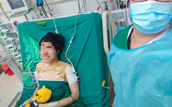 Gh&eacute;p phổi đ&ecirc;m 30 Tết, c&ocirc; g&aacute;i 'phổi đục lỗ' hiến tạng, x&acirc;y TikTok lan tỏa sự sống - Ảnh 2.