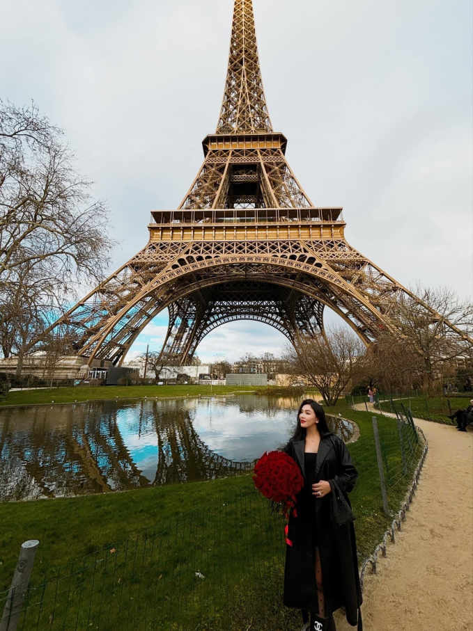 Quỳnh Thư khoe nhẫn kim cương khủng, được bạn trai cầu hôn trên tháp Eiffel sau 1 năm yêu - Ảnh 7.