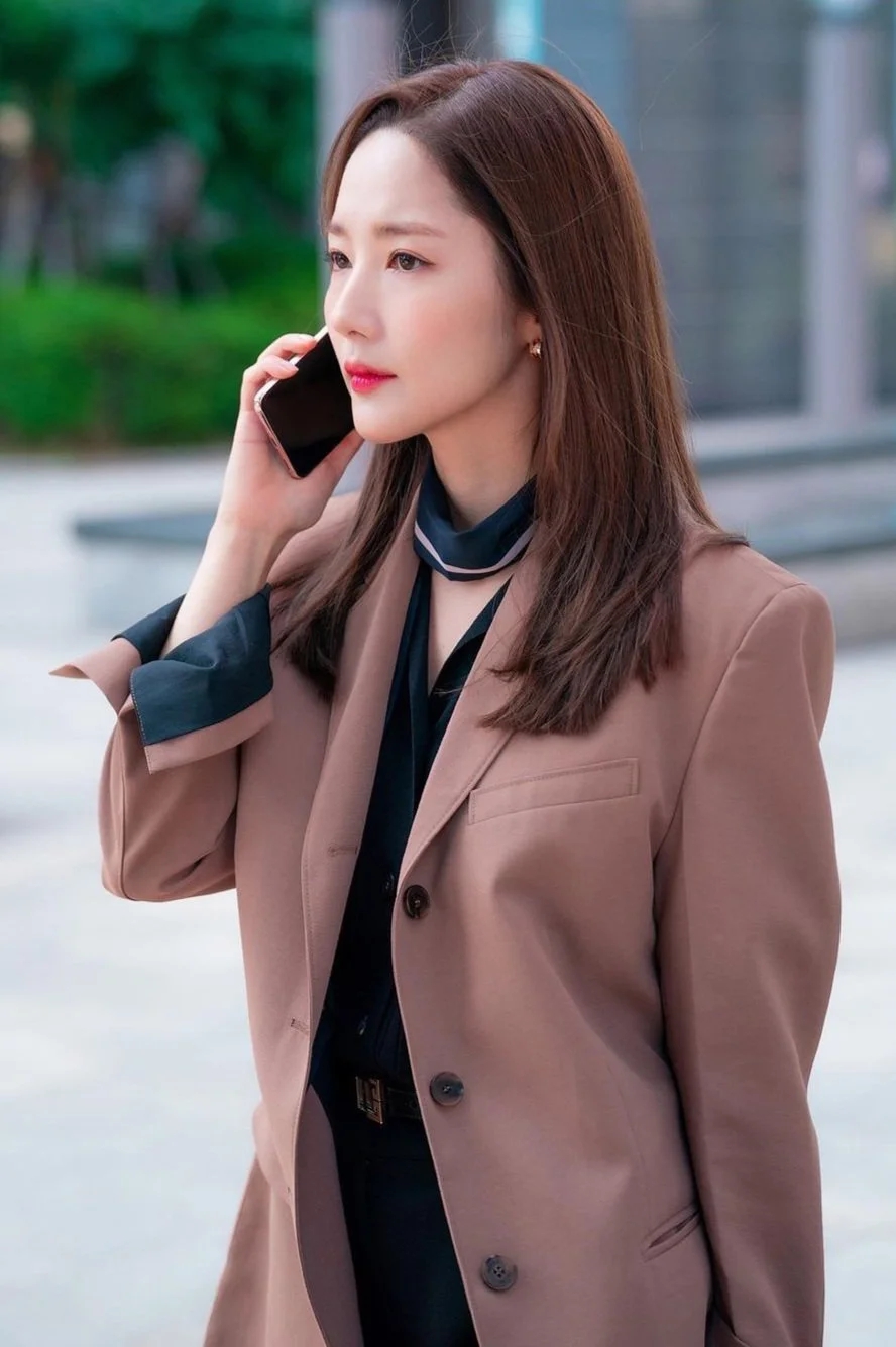 Hai kiểu áo khoác đơn giản giúp Park Min Young mặc đẹp trong mọi hoàn cảnh - Ảnh 10.