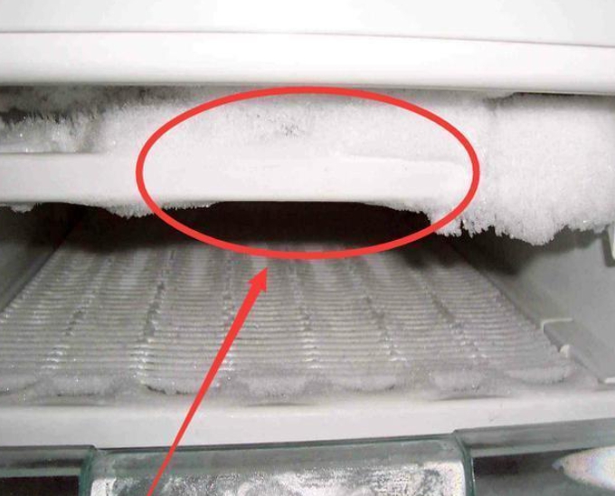 Để một ít muối vào tủ lạnh, bạn có thể thấy ngay công dụng tuyệt vời - Ảnh 2.