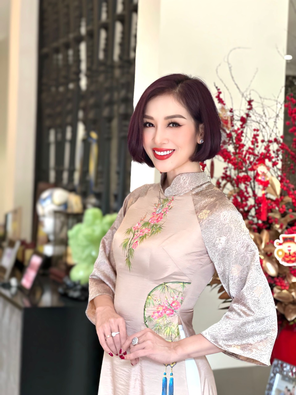 Cuộc sống viên mãn của Hoa khôi Thu Hương: Ở biệt thự &quot;view triệu đô&quot;, hai quý tử ngoan ngoãn và cực điển trai - Ảnh 3.