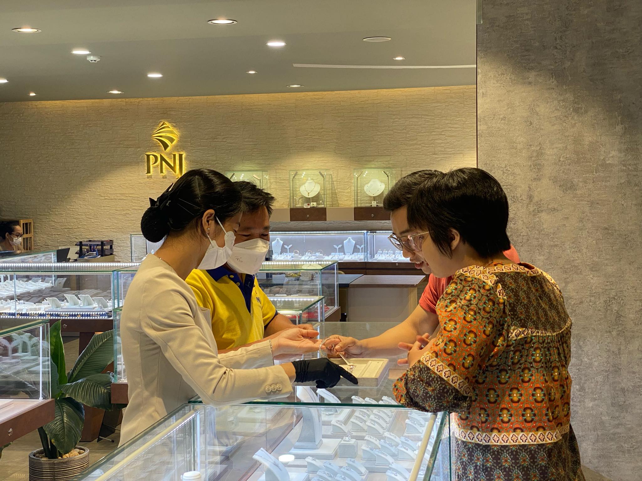 6 tiệm v&agrave;ng nức tiếng tại TP. HCM, l&acirc;u đời v&agrave; ch&iacute;nh s&aacute;ch thu đổi tối ưu, r&otilde; r&agrave;ng quyền lợi cho người mua - Ảnh 9.