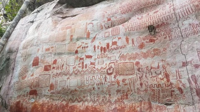 Phát hiện tác phẩm nghệ thuật trên đá tuyệt đẹp, tiết lộ con người đã định cư ở Colombia từ 13.000 năm trước - Ảnh 1.