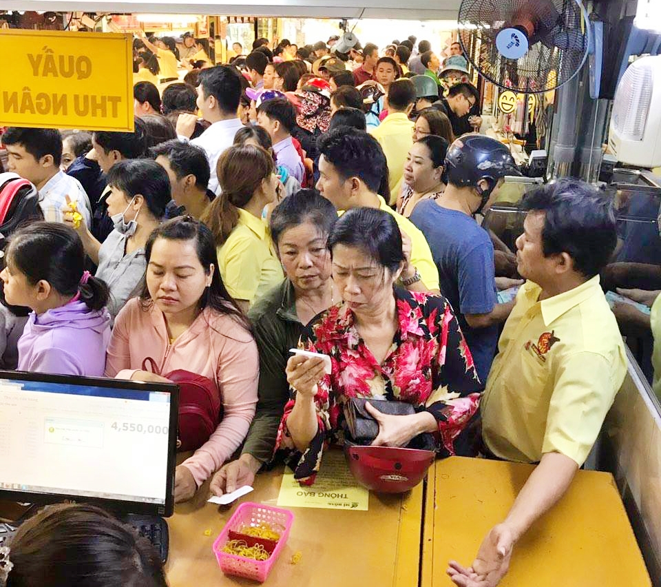 Chân dung tỷ phú đứng sau chuỗi tiệm vàng Mi Hồng nức tiếng TPHCM: Từ thiện kín tiếng, &quot;đỡ đầu&quot; nhiều quỹ học bổng ở miền Tây   - Ảnh 5.