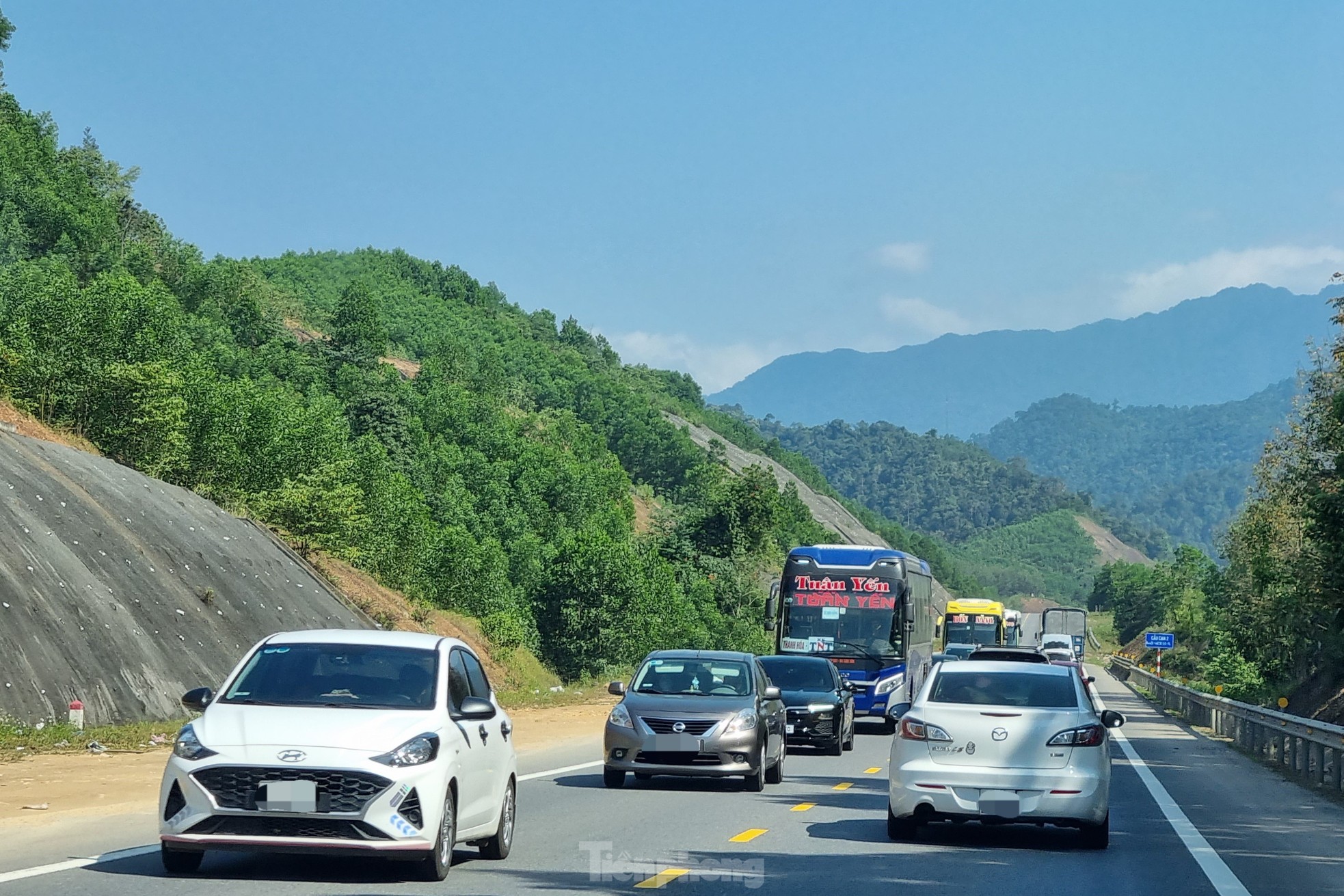 Đường càng đông, vượt ẩu càng nhiều trên cao tốc Túy Loan - La Sơn - Cam Lộ - Ảnh 11.