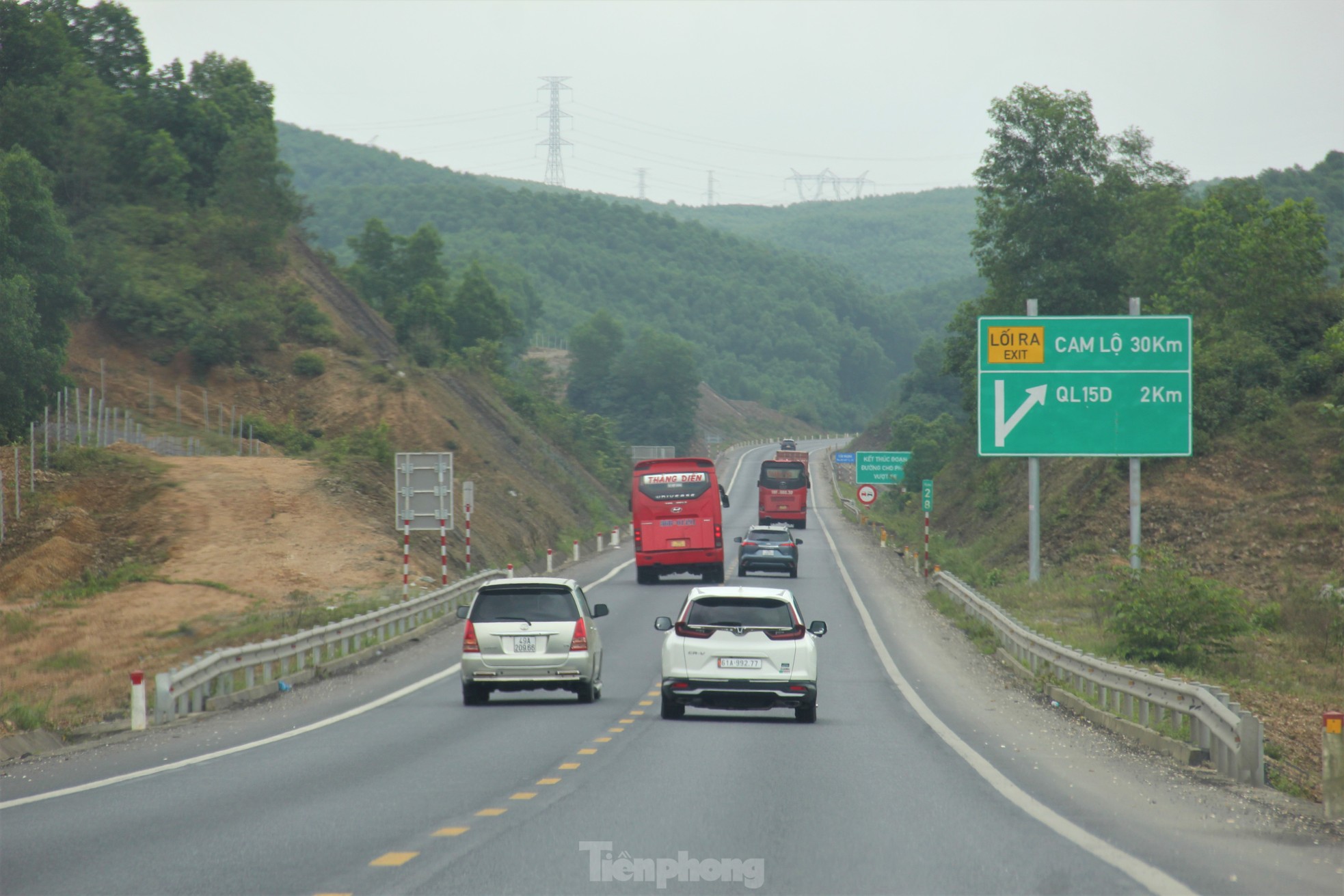 Đường càng đông, vượt ẩu càng nhiều trên cao tốc Túy Loan - La Sơn - Cam Lộ - Ảnh 10.