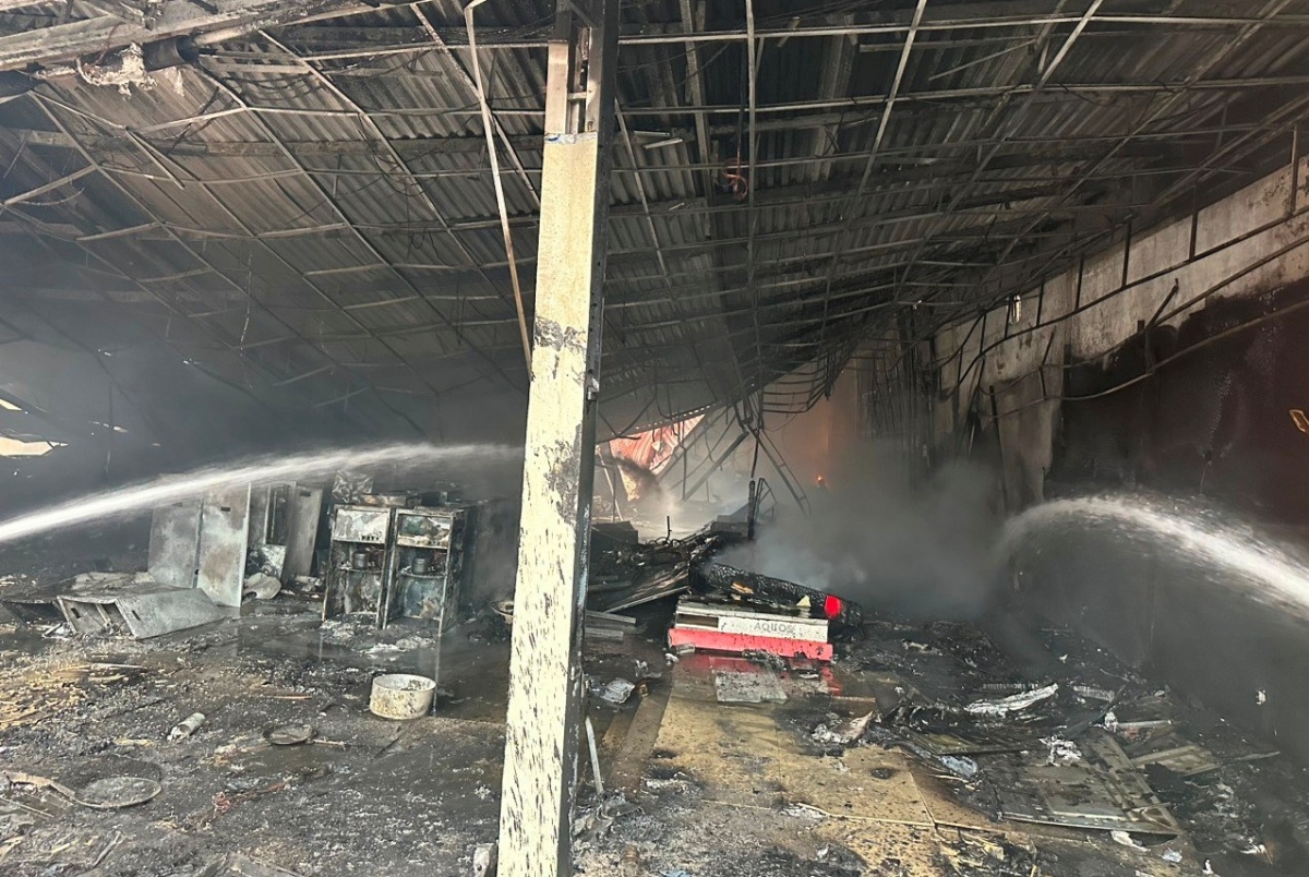 5 người thoát nạn trong vụ cháy siêu thị gia đình ở Hải Phòng - Ảnh 2.