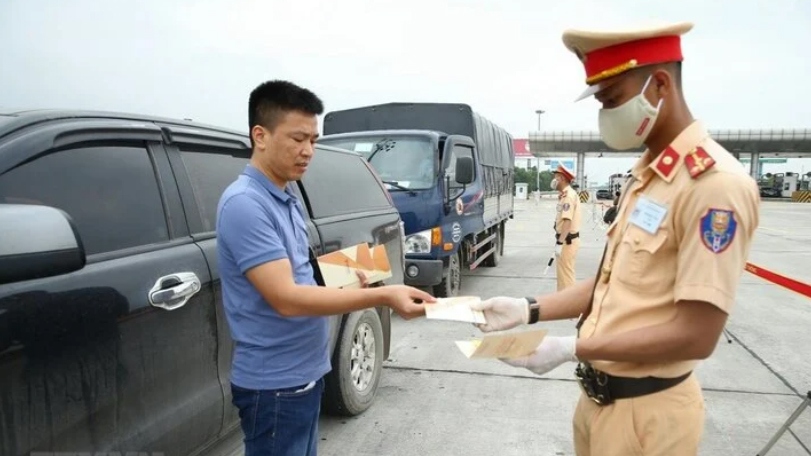 Bộ Công an đề xuất trừ điểm giấy phép lái xe, mỗi người có 12 điểm/năm - Ảnh 1.