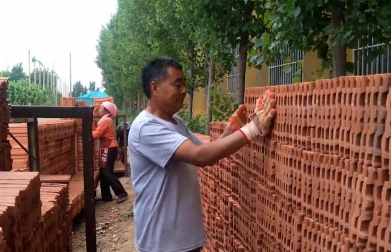 Vì muốn con cái có được nền giáo dục tốt nhất ở đất nước cạnh tranh hàng đầu thế giới như Trung Quốc, cha mẹ của đất nước tỷ dân có thể “liều” tới mức nào? - Ảnh 2. Vì muốn con cái có được nền giáo dục tốt nhất ở đất nước cạnh tranh hàng đầu thế giới như Trung Quốc, cha mẹ của đất nước tỷ dân có thể “liều” tới mức nào? - Ảnh 2.
