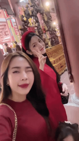 Chu Thanh Huyền bị góp ý vì hành động thiếu lễ phép với mẹ chồng, chị dâu của Quang Hải lên tiếng giải đáp - Ảnh 2. Chu Thanh Huyền bị góp ý vì hành động thiếu lễ phép với mẹ chồng, chị dâu của Quang Hải lên tiếng giải đáp - Ảnh 2.