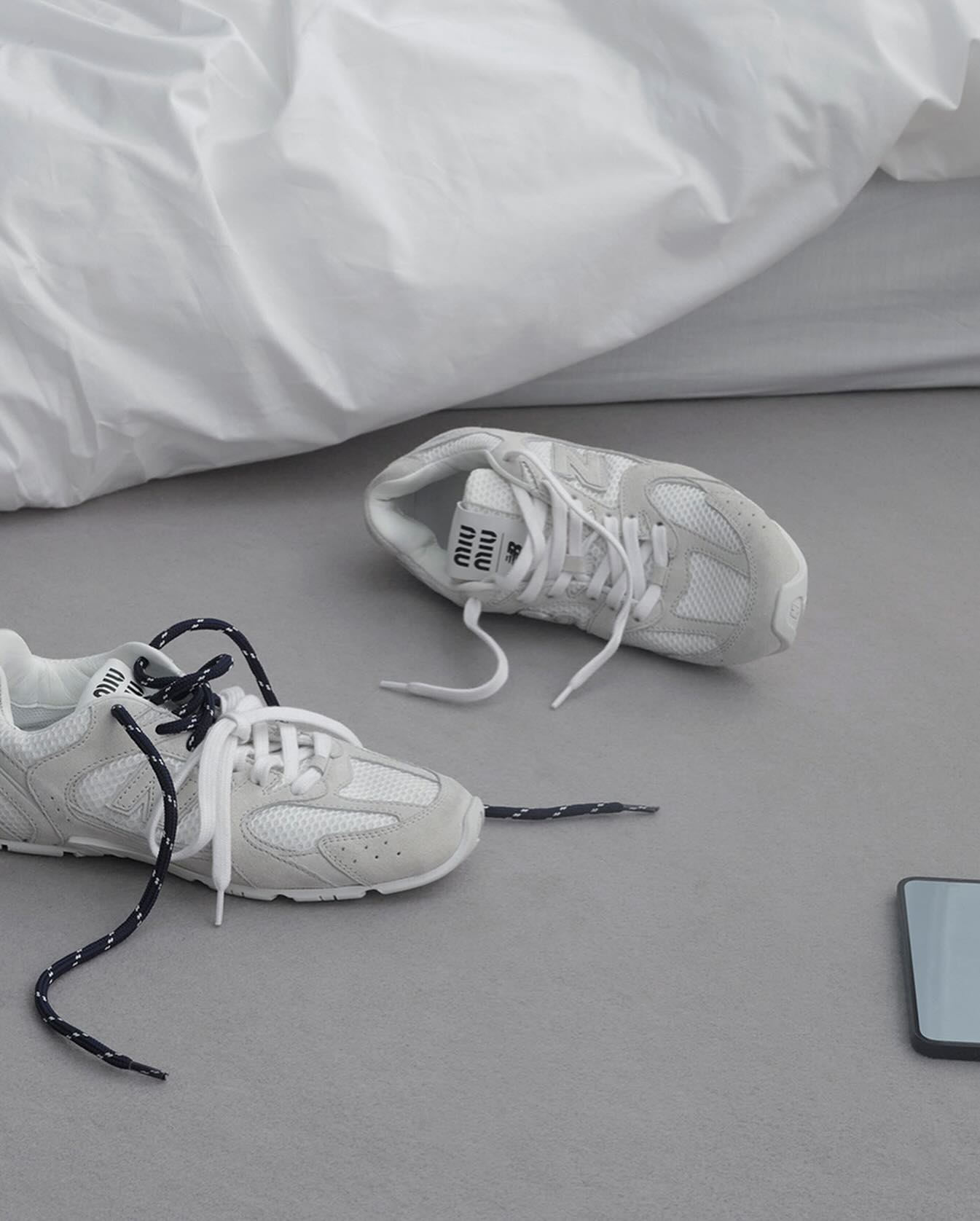 Đ&ocirc;i gi&agrave;y xinh y&ecirc;u cực k&igrave; của Miu Miu x New Balance: Mới ra đ&atilde; g&acirc;y sốt, chưa đến 1 ng&agrave;y đ&atilde; sold out- Ảnh 8.