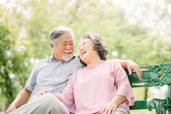 Không sống thọ trăm tuổi, 65-70 tuổi là quãng đời viên mãn nhất: hạnh phúc đạt đỉnh nhờ 3 lý do- Ảnh 1.