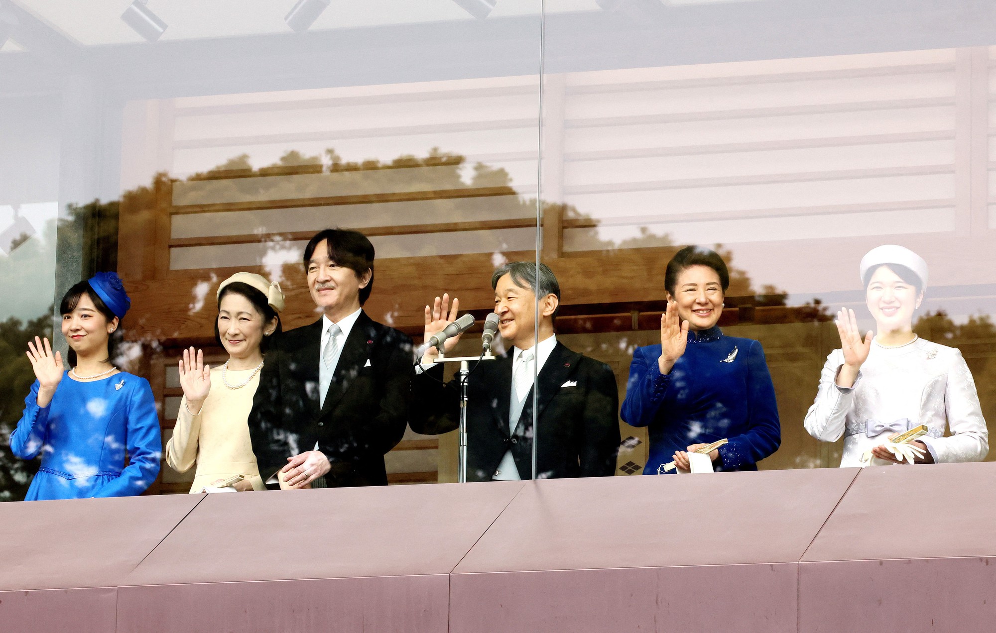 Hoàng gia Nhật Bản cùng xuất hiện tại sự kiện đặc biệt sau thời gian dài, nhan sắc 2 nàng công chúa gây bất ngờ- Ảnh 3.