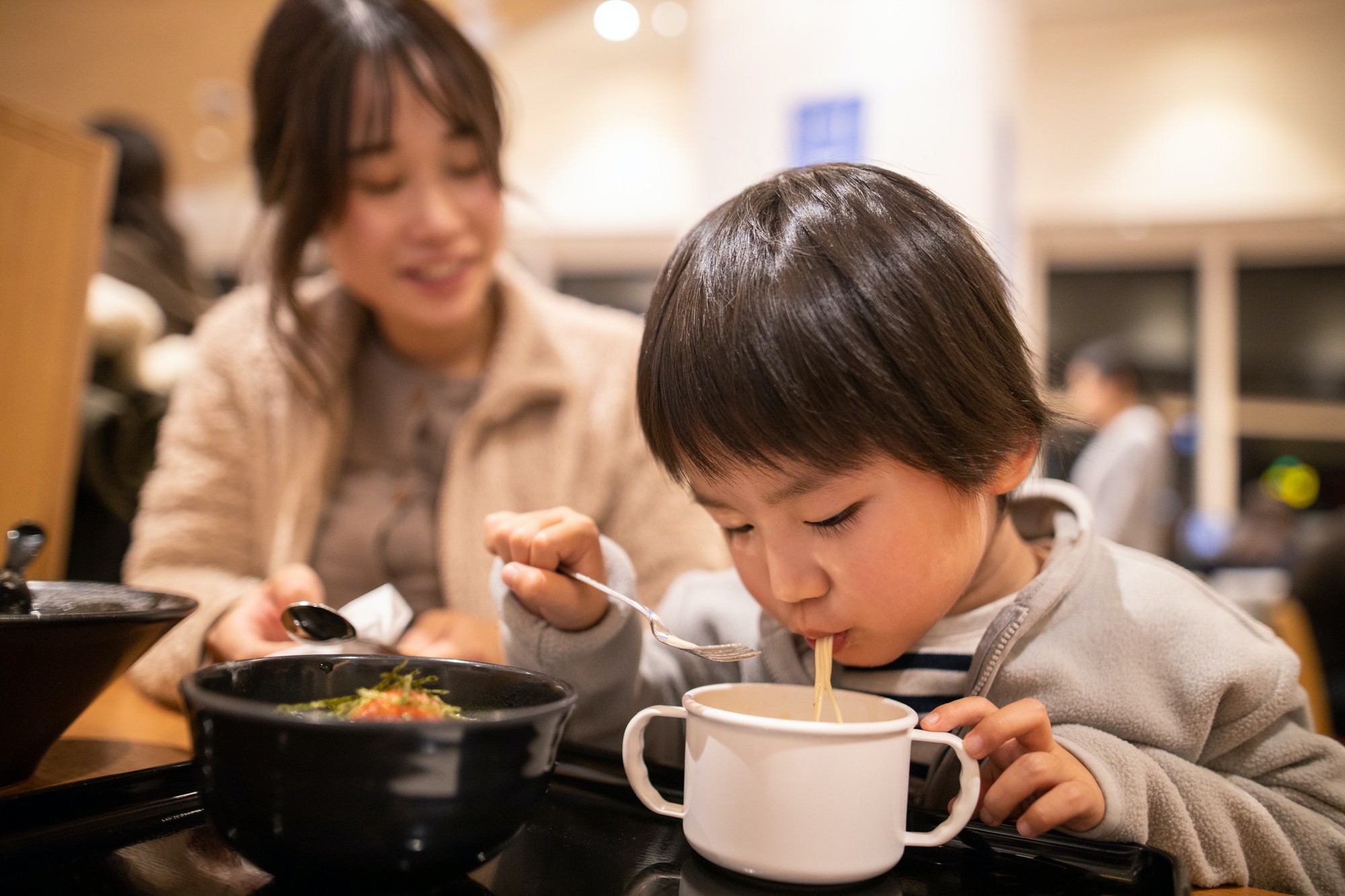 Trẻ có 3 phản ứng này khi ăn uống cho thấy trong tương lai trí não sẽ phát triển vượt trội, cha mẹ lưu ý- Ảnh 1.