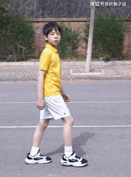 Con trai 11 tuổi nhà Hoắc Tư Yến: Ngoại hình được ví như bản sao của bố tài tử, sở hữu EQ cao cùng niềm đam mê với thể thao - Ảnh 6.