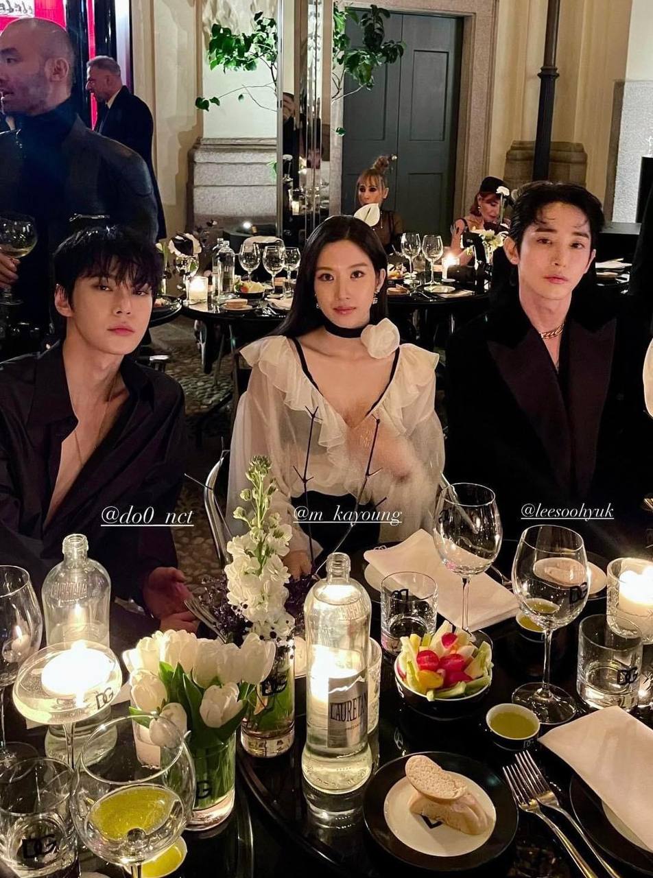 Khung hình gấp 3 visual: Moon Ga Young ngồi giữa 2 mỹ nam, vibe sang chảnh ngập tràn tại tiệc của Dolce & Gabbana- Ảnh 1. Khung hình gấp 3 visual: Moon Ga Young ngồi giữa 2 mỹ nam, vibe sang chảnh ngập tràn tại tiệc của Dolce & Gabbana- Ảnh 1.