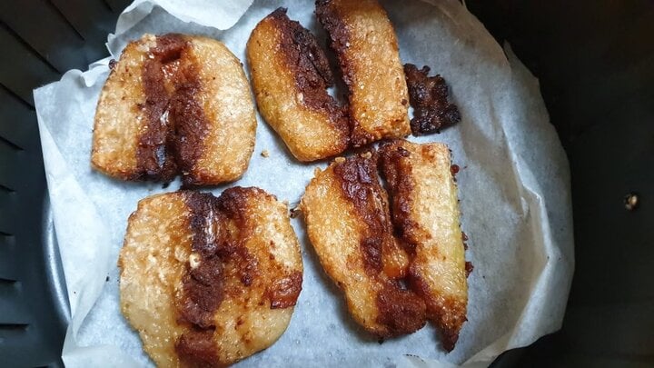 C&aacute;ch r&aacute;n b&aacute;nh chưng kh&ocirc;ng cần dầu mỡ - Ảnh 2.