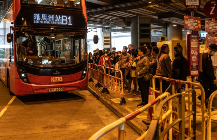 Trung Quốc: Dân Hong Kong đổ về đại lục để 'tiêu tiền xả láng' - Ảnh 3.