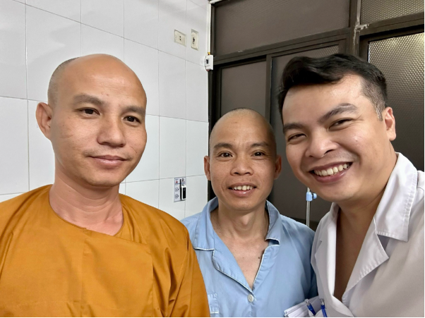 Bác sĩ Nguyễn Thanh Tùng chia sẻ phương pháp điều trị sỏi thận - tiết niệu không cần mổ - Ảnh 2.