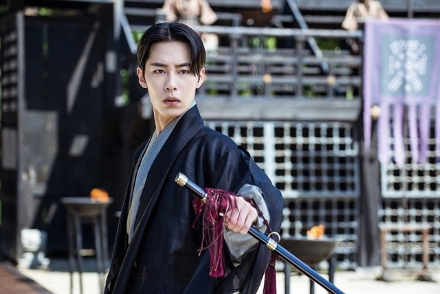 Bạn trai Karina: Tài tử đỗ 5 trường ĐH và được Hyun Bin nâng đỡ, nên duyên nữ thần AI nhờ điểm này - Ảnh 10. Bạn trai Karina: Tài tử đỗ 5 trường ĐH và được Hyun Bin nâng đỡ, nên duyên nữ thần AI nhờ điểm này - Ảnh 10.