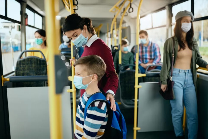 6 kỹ năng thiết yếu sử dụng phương tiện giao thông công cộng cần dạy trẻ - Ảnh 3.