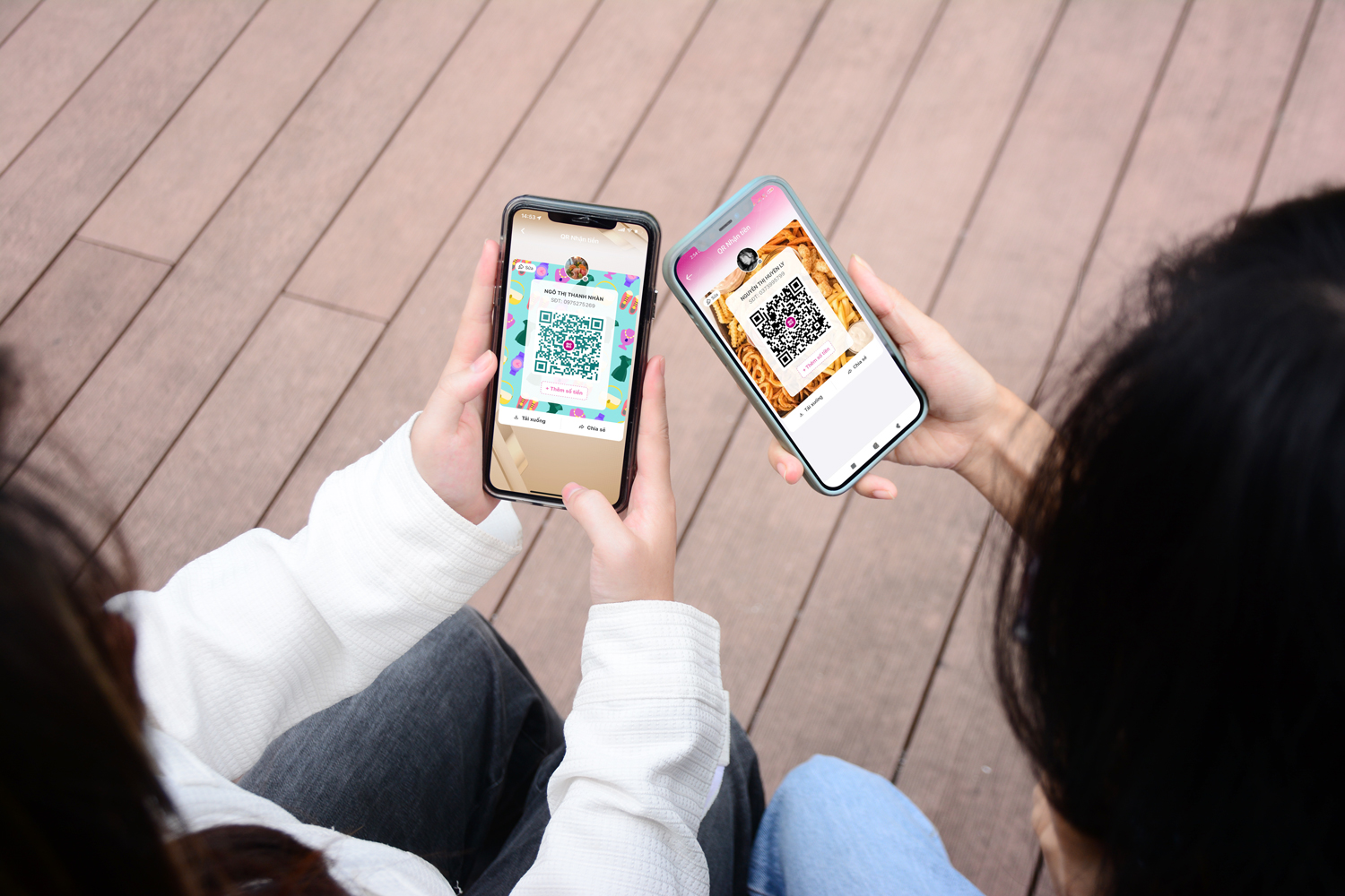 Đến cụ bà bán vé số cũng có mã QR để khách scan trả tiền, phải chăng "vua" của xu hướng thanh toán mới là đây? - Ảnh 3. Đến cụ bà bán vé số cũng có mã QR để khách scan trả tiền, phải chăng "vua" của xu hướng thanh toán mới là đây? - Ảnh 3.