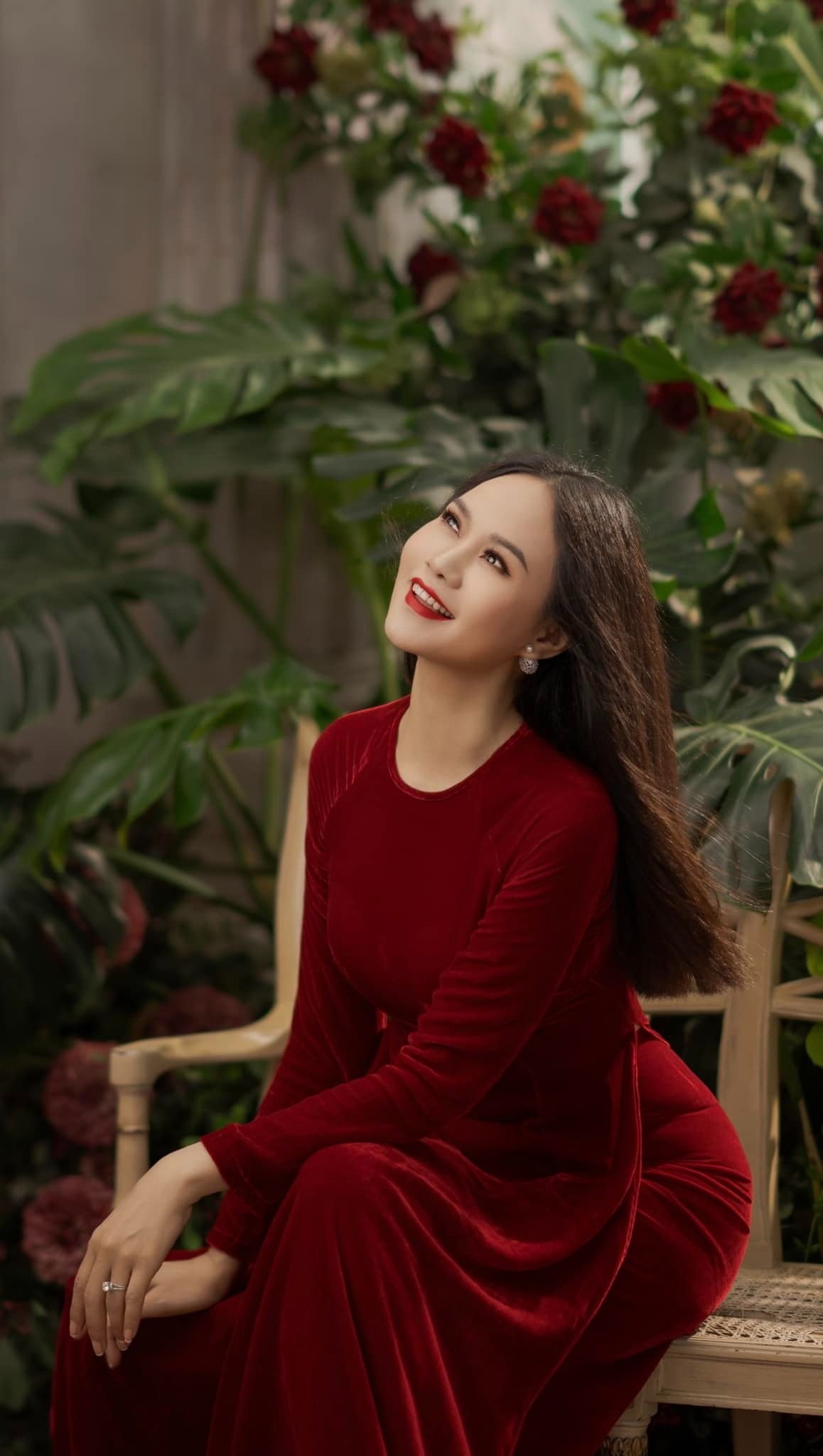 Nữ NSND từng kiếm 7 chỉ vàng/ngày, mỗi hôm mặc một bộ đồ diễn giá 2 chỉ vàng, U50 nhan sắc vẫn trẻ đẹp- Ảnh 4. Nữ NSND từng kiếm 7 chỉ vàng/ngày, mỗi hôm mặc một bộ đồ diễn giá 2 chỉ vàng, U50 nhan sắc vẫn trẻ đẹp- Ảnh 4.