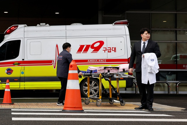 Đằng sau cuộc khủng hoảng ngành y ở Hàn Quốc - Ảnh 1.